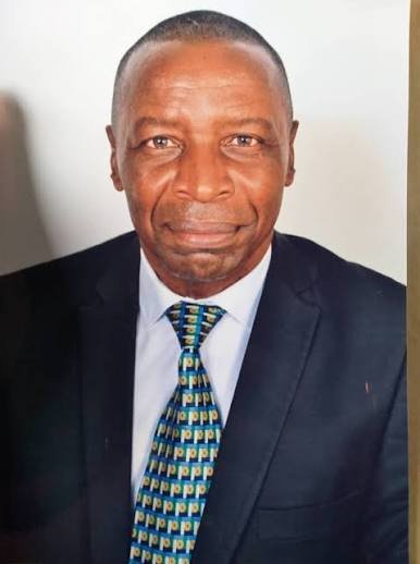 Portrait of Darius Mulunda